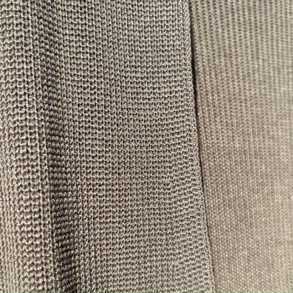 EILEEN FISHER long-length light-weight vest - olive (medium) - 100% sustainably - Picture 3 of 4